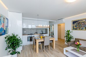 Apartment (Two Bedroom Apartment - 1 Veliki) | Esszimmer