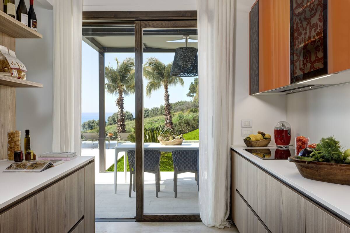 Villa, 3 chambres, face à la mer (Smeraldo) | Cuisinette privée | Table de salle à manger