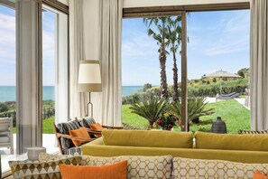 Coffres-forts dans les chambres, bureau