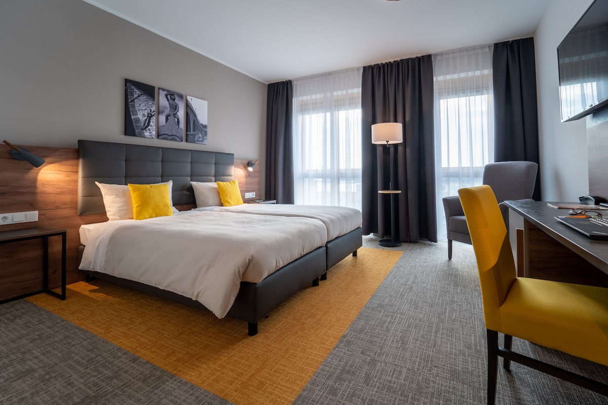 Comfort Double Room, Non Smoking | Hypo-allergenic bedding, in-room safe, desk, laptop workspace