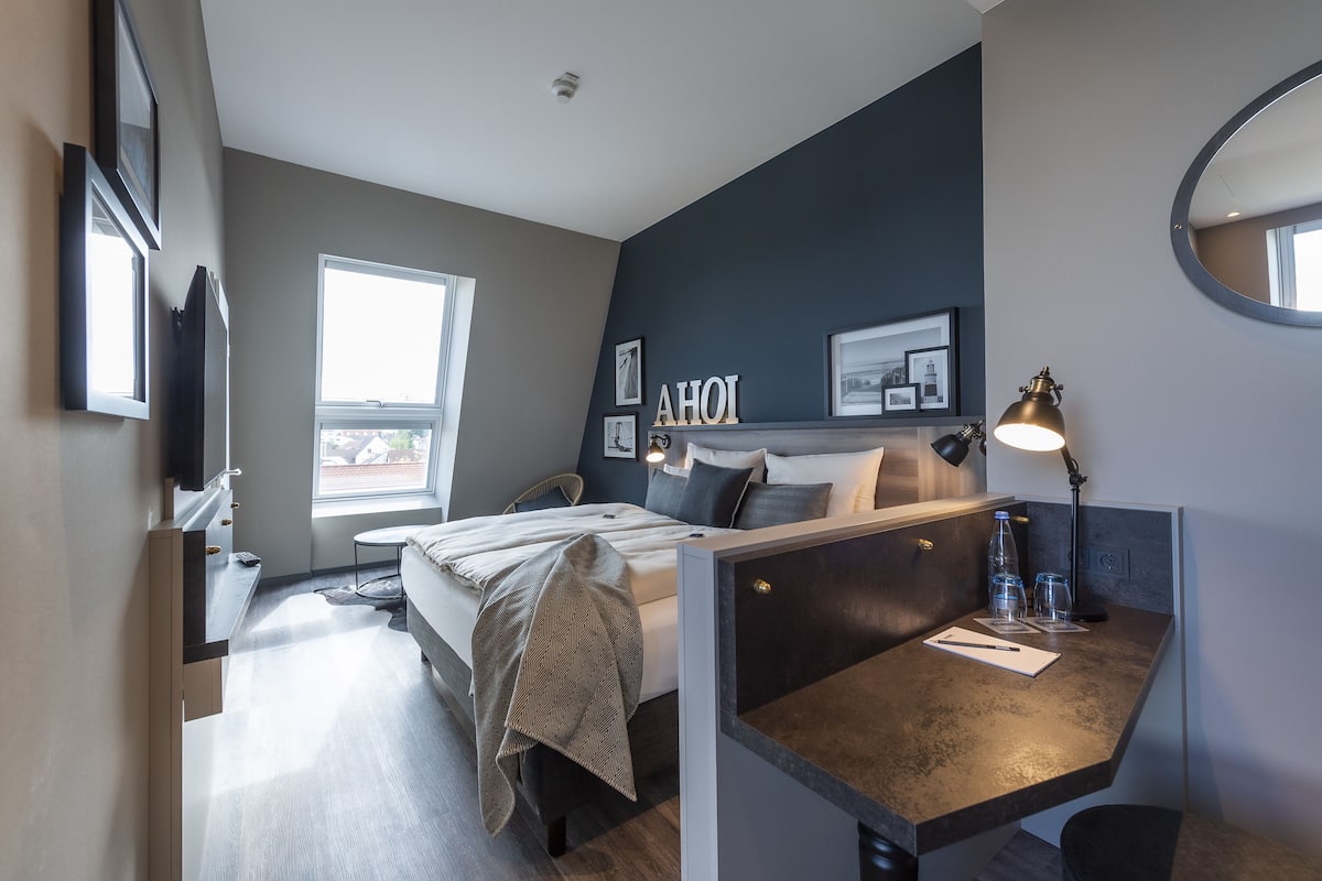 1 bedroom, in-room safe, desk, soundproofing