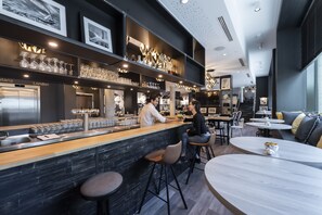 Bar (en el alojamiento)