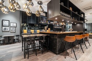 Bar (on property) - HARBR. Hotel Ludwigsburg, a member of Radisson Individuals (Ludwigsburg)
