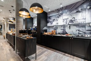 Desayuno buffet todos los días (con cargo)