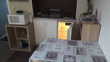 Kühlschrank, Mikrowelle