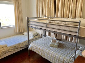 4 Schlafzimmer, Bügeleisen/Bügelbrett, kostenloses WLAN, Bettwäsche