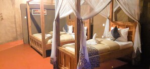 Cabaña Confort | Caja de seguridad en la habitación y decoración personalizada 