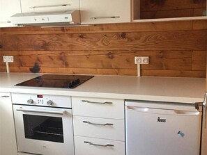 Fridge, microwave, oven