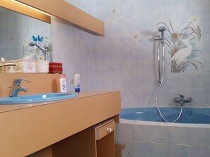 Towels, toilet paper