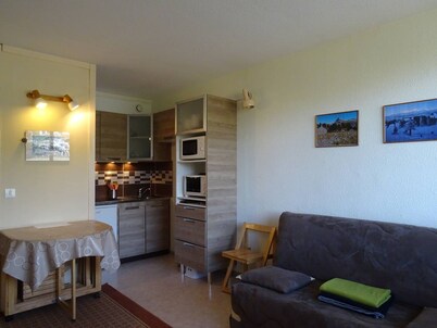 Studio for 4 near the slopes with balcony and parking