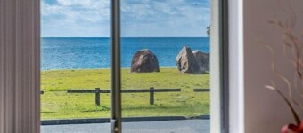 Sandpebbles 1 - Pebbly Beach