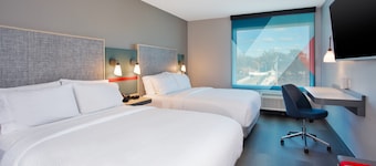 avid hotel Detroit Warren by IHG