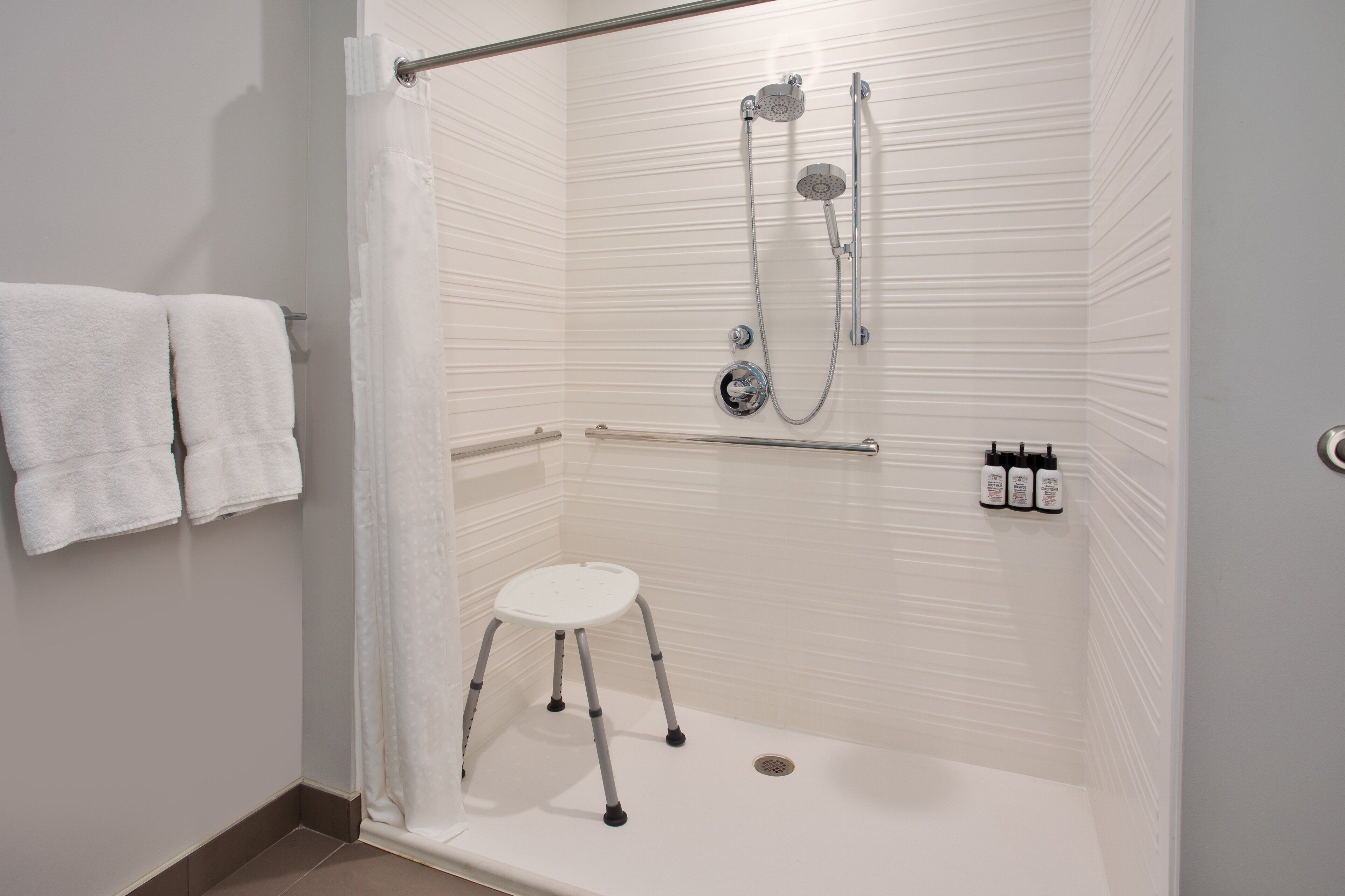 1 bedroom, desk, laptop workspace, free wifi