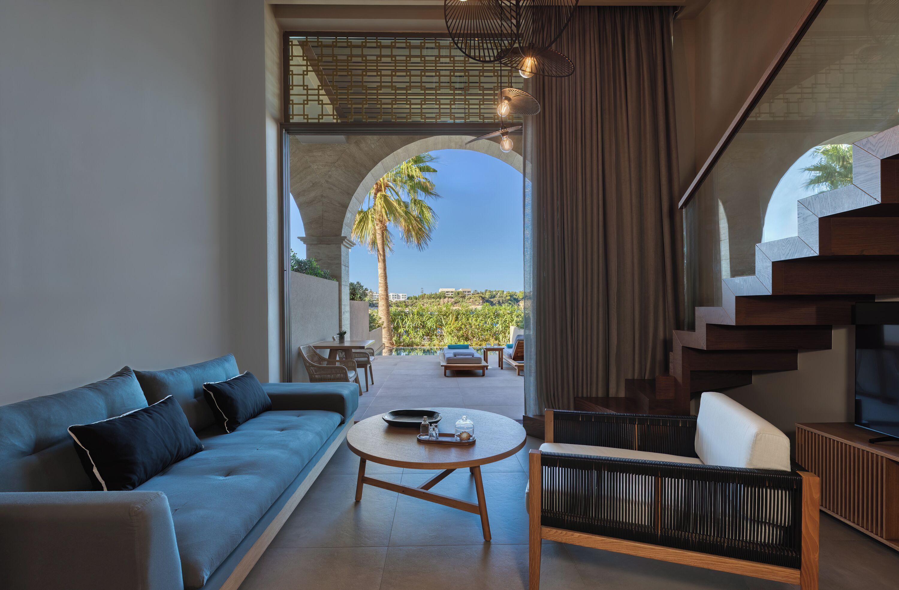 Black Pearl Maisonette with Outdoor Heated Plunge Pool & Hydromassage | إطلالة على الجبل