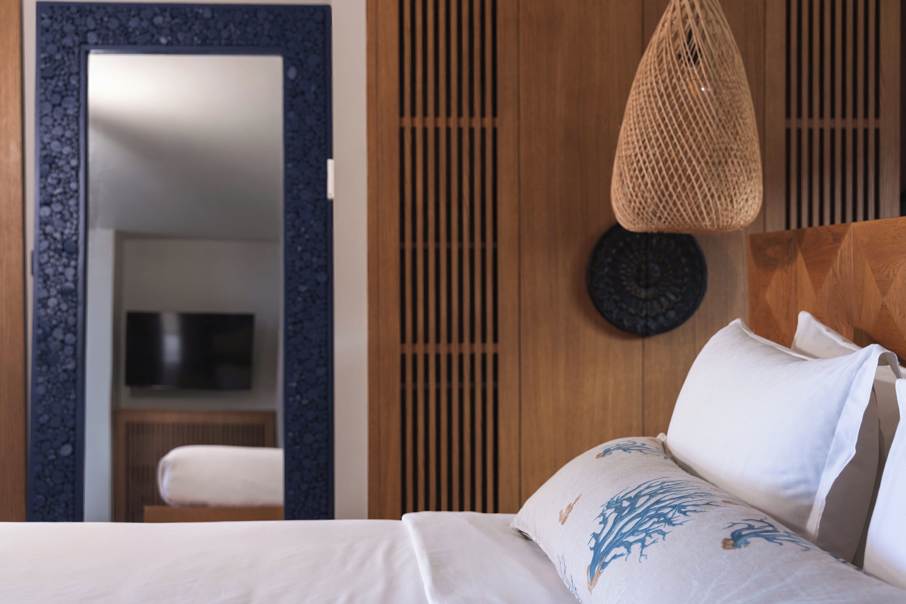 Sapphire Executive Suite with Outdoor Heated Plunge Pool & Hydromassage - Sea View | Egyptian cotton sheets, premium bedding, down comforters