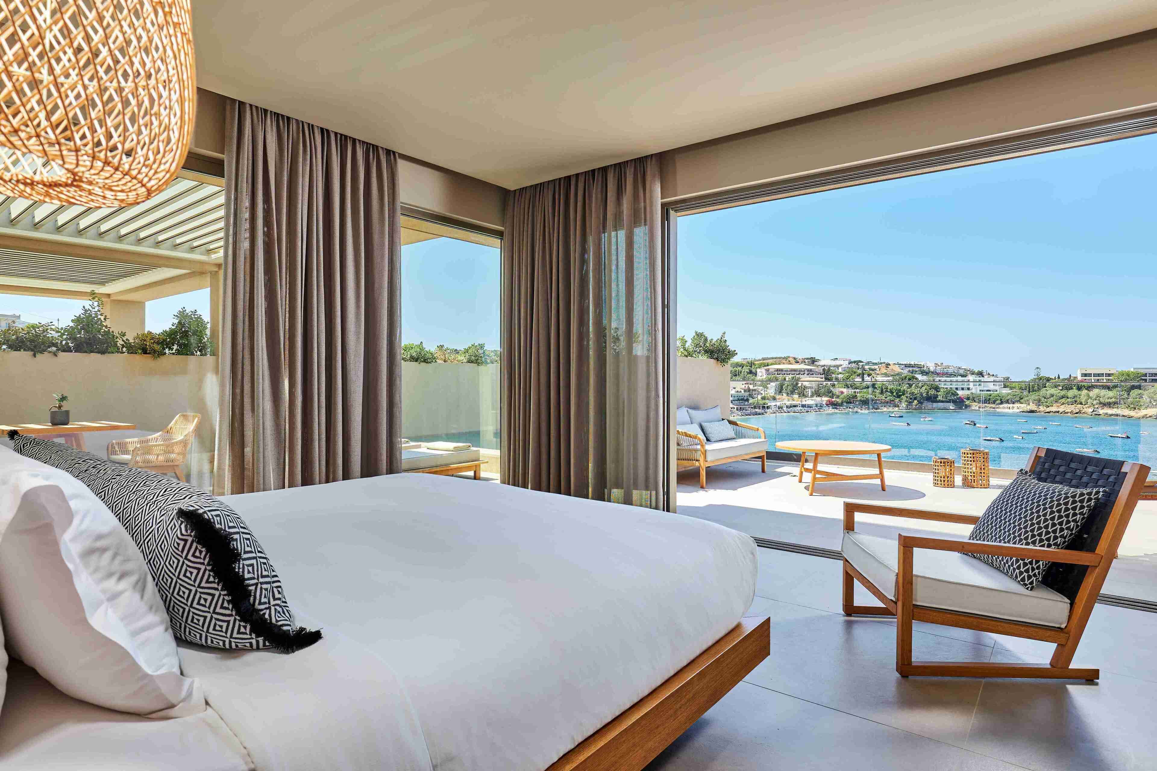 Diamond Executive Suite with Outdoor Heated Plunge Pool & Hydromassage - Sea View | 埃及棉床單、高級寢具、羽絨被、記憶棉床墊