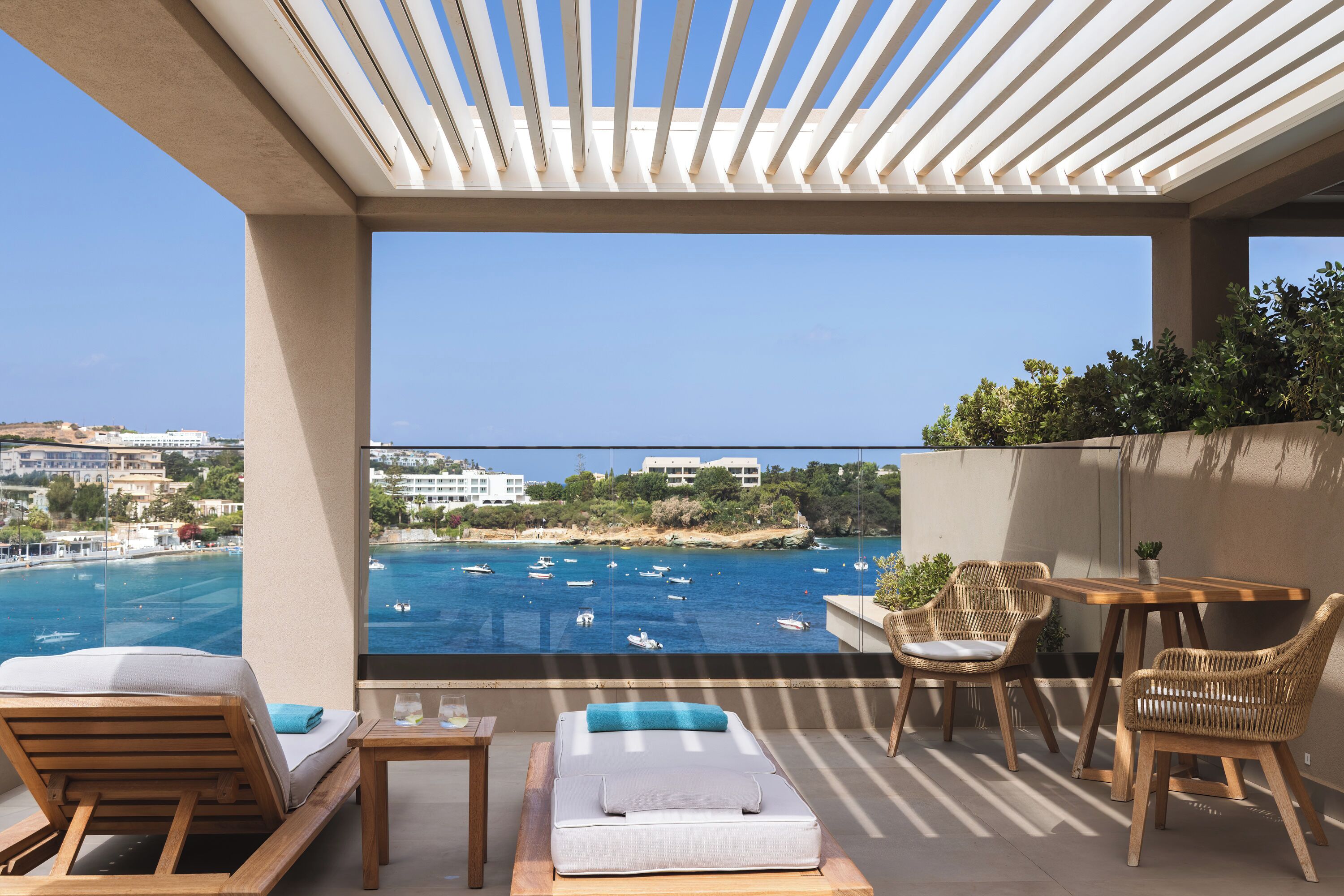 Emerald Executive Suite with Outdoor Heated Plunge Pool & Hydromassage - Sea View | 海灘/海景