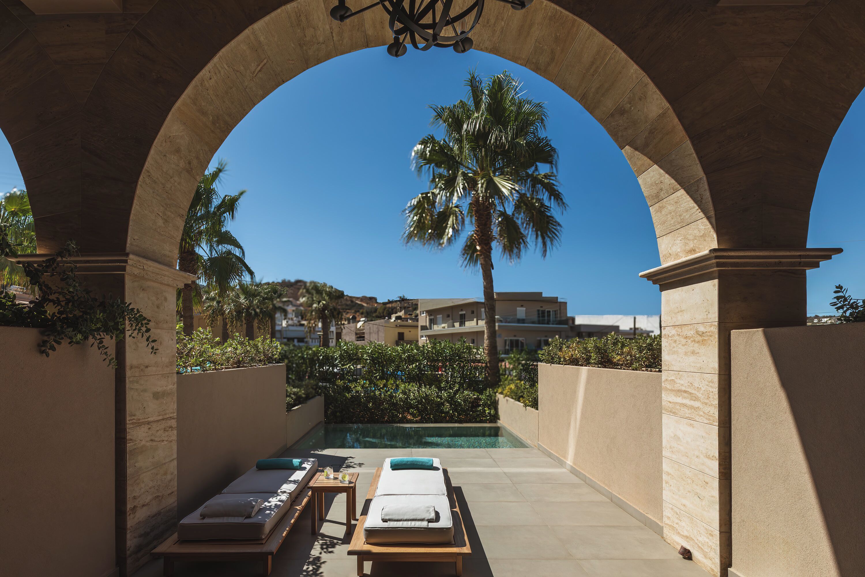 Black Pearl Maisonette with Outdoor Heated Plunge Pool & Hydromassage | Egyptian cotton sheets, premium bedding, down duvets, memory-foam beds