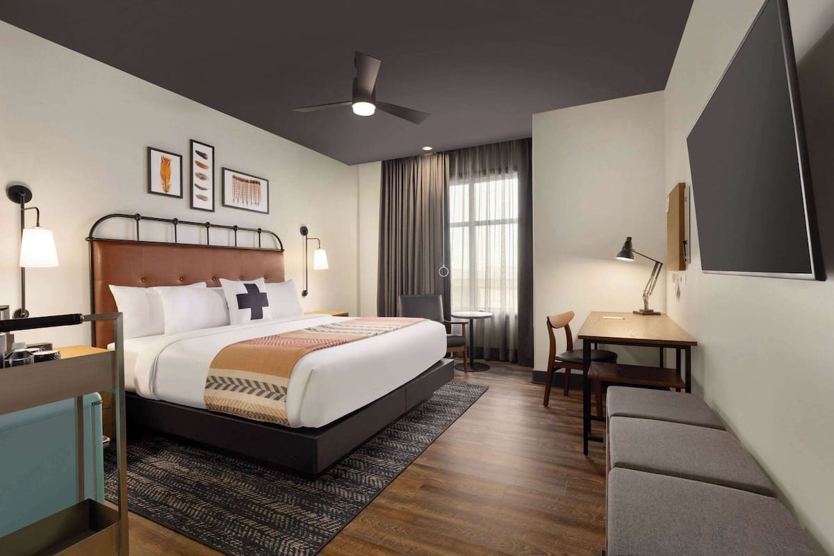 Habitación, 1 cama King size, con acceso para personas discapacitadas, para no fumadores (Mobility) | Ropa de cama de alta calidad y camas con pillow-top