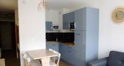 Cozy Studio for 4 with Balcony, Ski-In/Ski-Out Access, Free Parking, and Ski Locker
