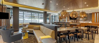 安那翰普拉森提亞/富勒頓萬豪春丘套房飯店