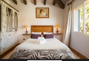 4 bedrooms, iron/ironing board, free WiFi, bed sheets - Elegant 4 bedroom villa in Mancor de la Vall (Mancor de la Vall)