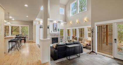 Rafters Court River Wild | Mt Bachelor Village Resort, pool hot tub pet (dog) friendly
