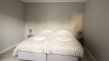 2 bedrooms, WiFi, bed sheets