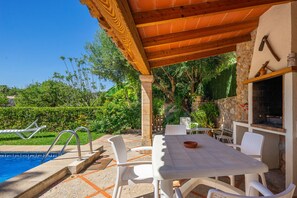 Outdoor dining - Pollensa walking distance traditional villa Miquel (Pollensa / Pollença)