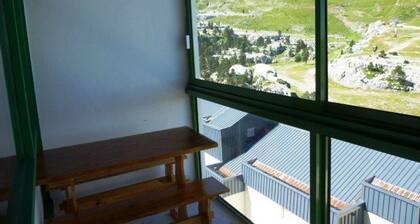 Studio at the foot of the slopes with parking and ski locker, Arette