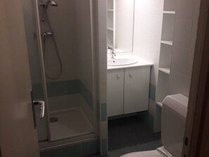 Towels, toilet paper