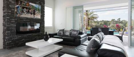 Télévision, cheminée