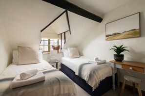 Traditional Cottage, Private Bathroom