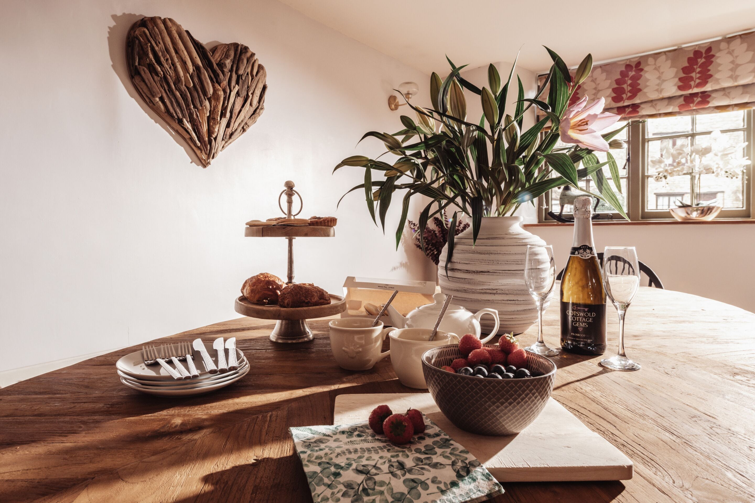 Traditional Cottage, Private Bathroom | Dining