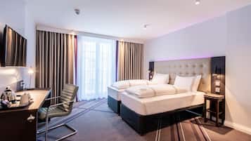 Double Room, Roll-in Shower | Soundproofing, free WiFi, bed sheets