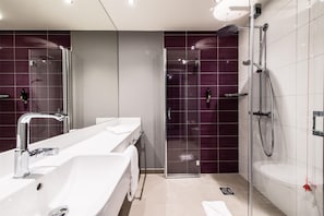 Double Room, Roll-in Shower | Accessible bathroom
