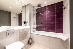 Double Room, Roll-in Shower | Bathroom