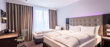 Family Triple Room | Soundproofing, free WiFi, bed sheets