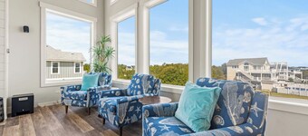 Coastal Oasis 9 BR Home + Free Pool Heat