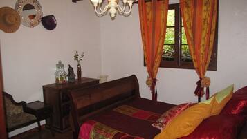 2 habitaciones, tabla de planchar con plancha, wifi y ropa de cama