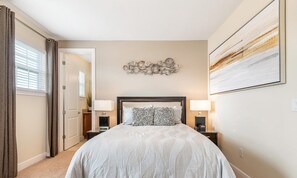 6 bedrooms, iron/ironing board, internet, bed sheets