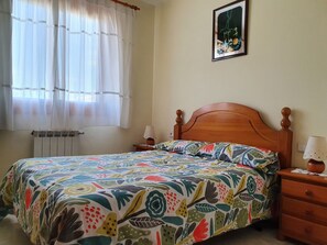 4 dormitorios, tabla de planchar con plancha, wifi gratis y ropa de cama