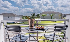 Outdoor dining - Luxury Villa with Private Pool on Encore Resort at Reunion, Orlando Villa 4695 (Orlando)