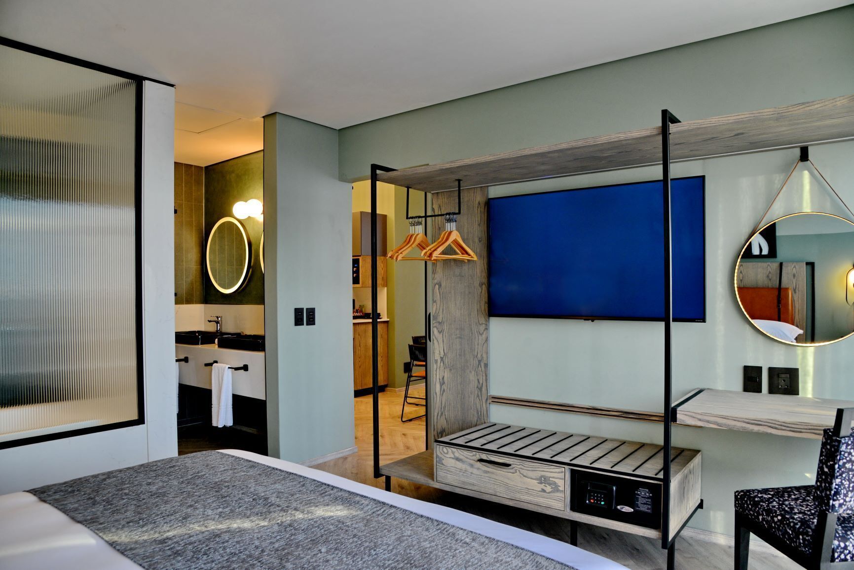 standard suite | bathroom | shower, rainfall showerhead, free toiletries, hair dryer