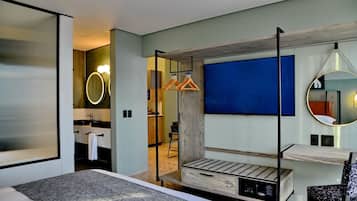 Standard Suite | Bathroom | Shower, rainfall showerhead, free toiletries, hair dryer