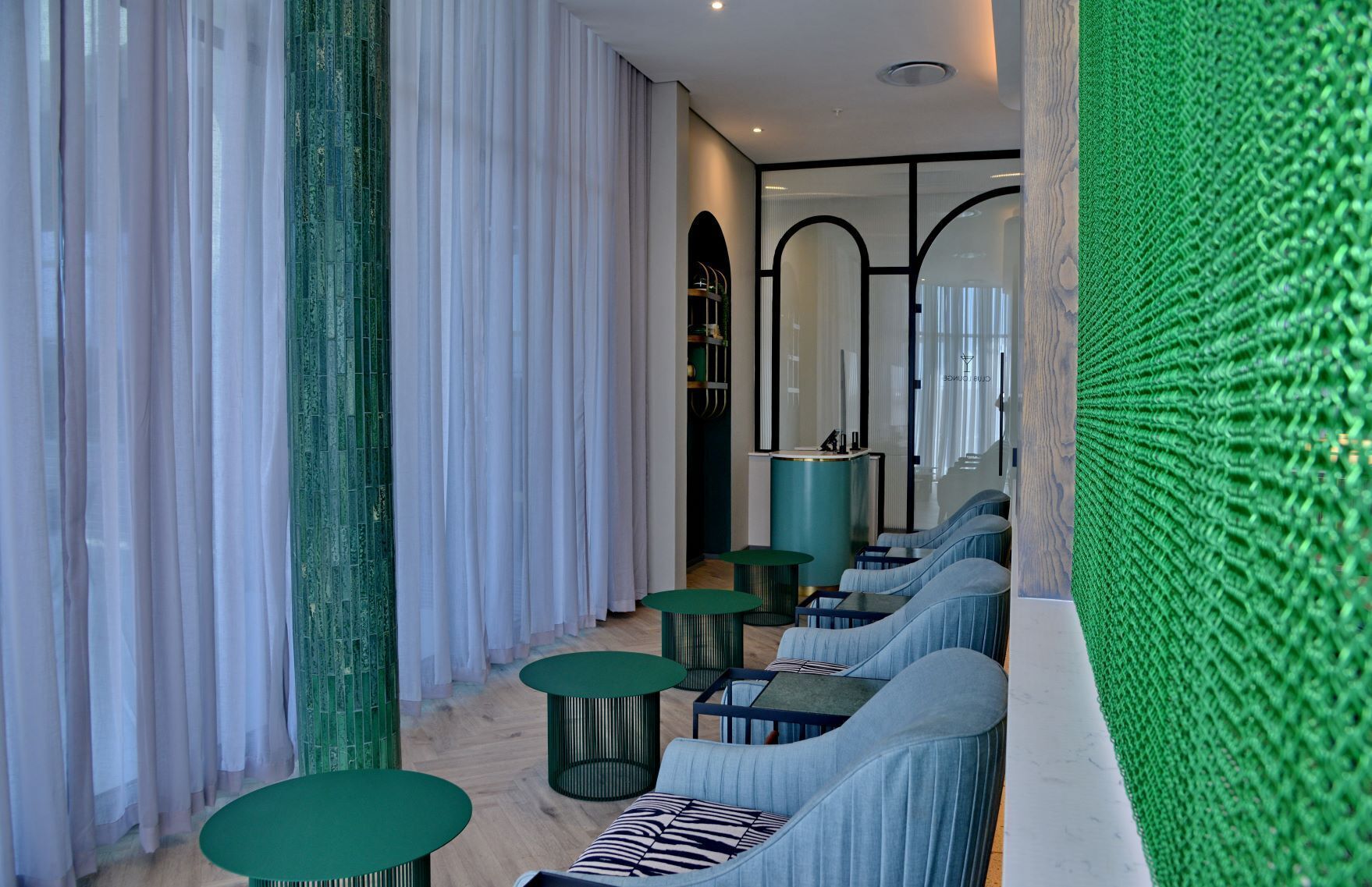 Bar lounge