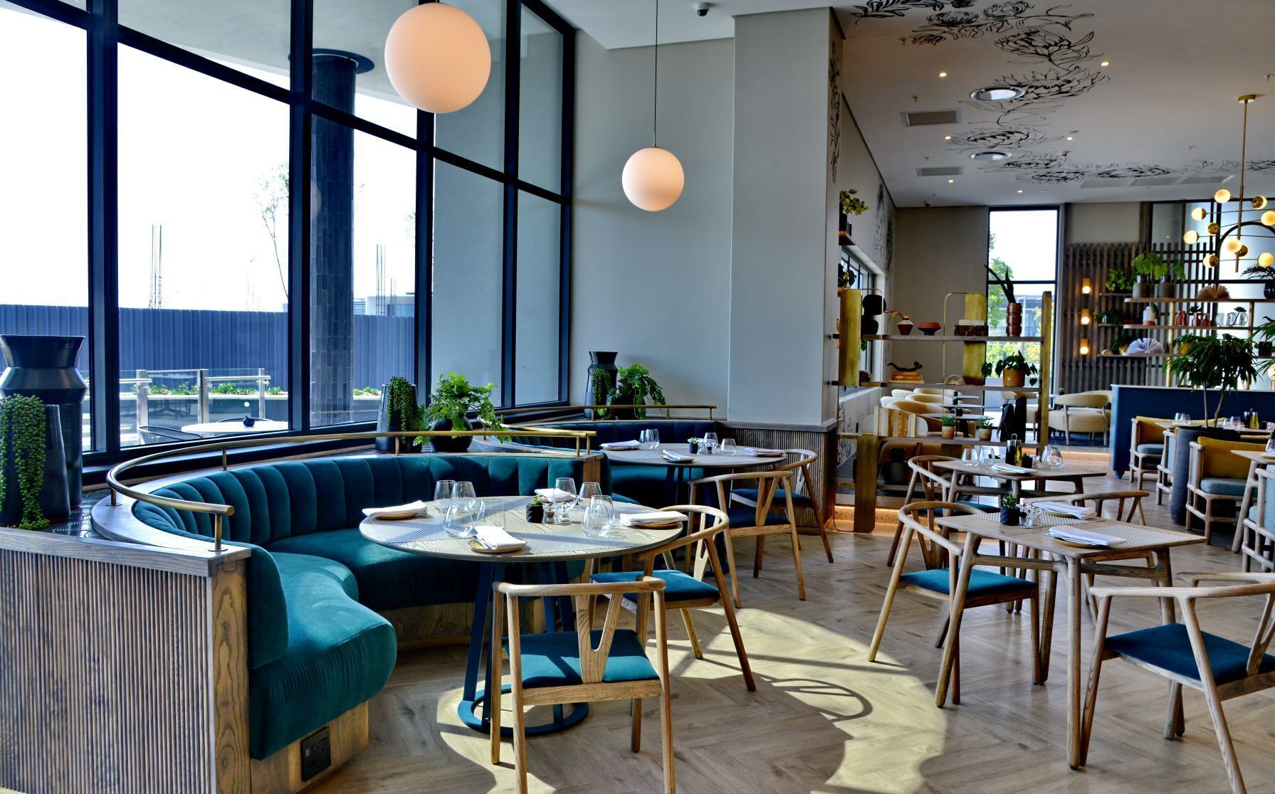 daily buffet breakfast (zar 250 per person)