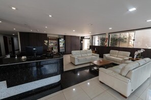 Reception - Hotel Havana Express (Uberaba)