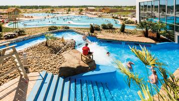 2 Innenpools, Außenpool, rund um die Uhr geöffnet, Sonnenschirme