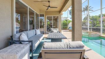 室外游泳池,恒温泳池